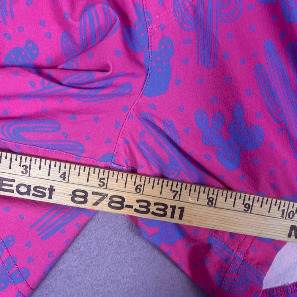 Chubbies The Grand Mirage Swim Trunks Small 5.5 Inseam Pink Blue Cactus Resort